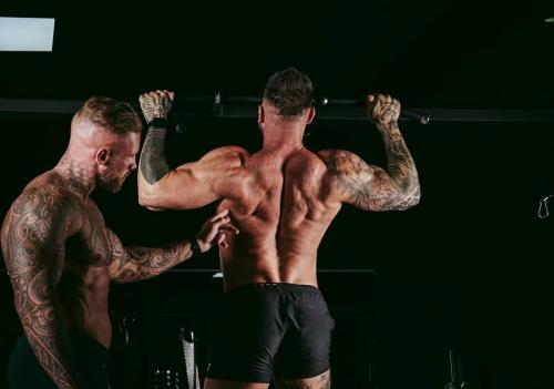 Top Tier Men fitness coach helpt mannen met hun daily routine